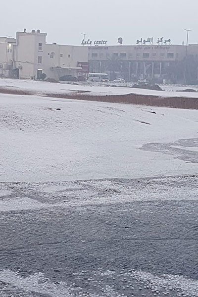 اضغط لمشاهدة الفيديو: أمطار وبرد في أم القيوين شمال الإمارات